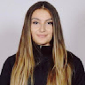 Meet your Posher, Claudia